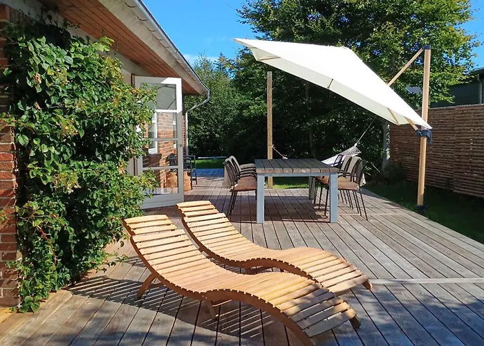 Family-friendly Near Forest Harbour 빌라 Ålbæk
